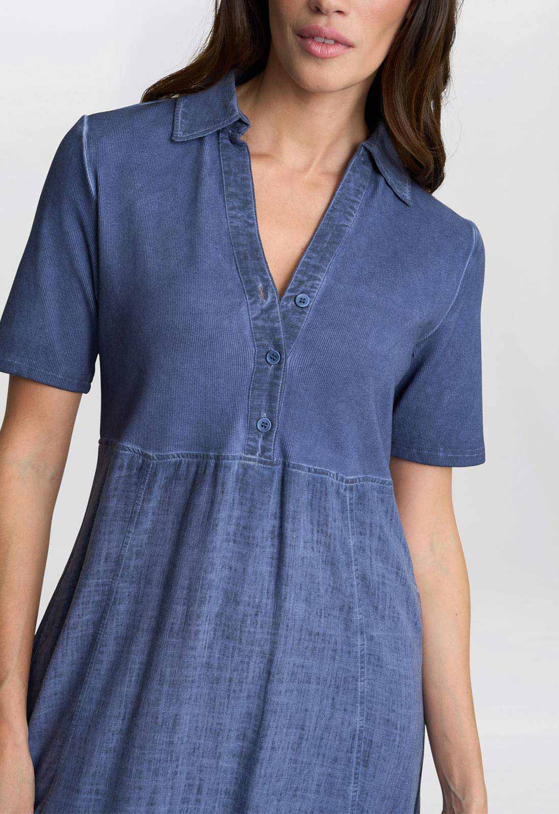 Gina Bacconi Blue Aaliyah Chambray Dress - Image 5