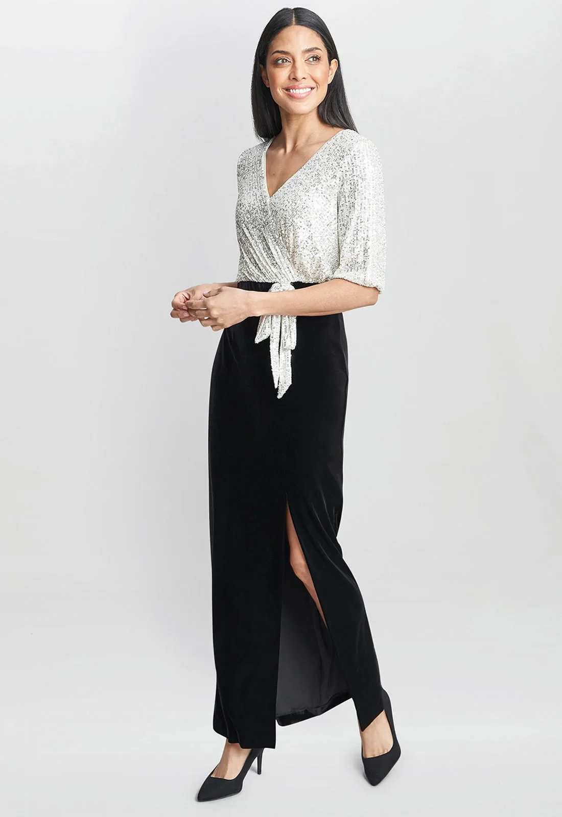 Gina Bacconi Monochrome Matilyn Velvet Maxi Dress - Image 4