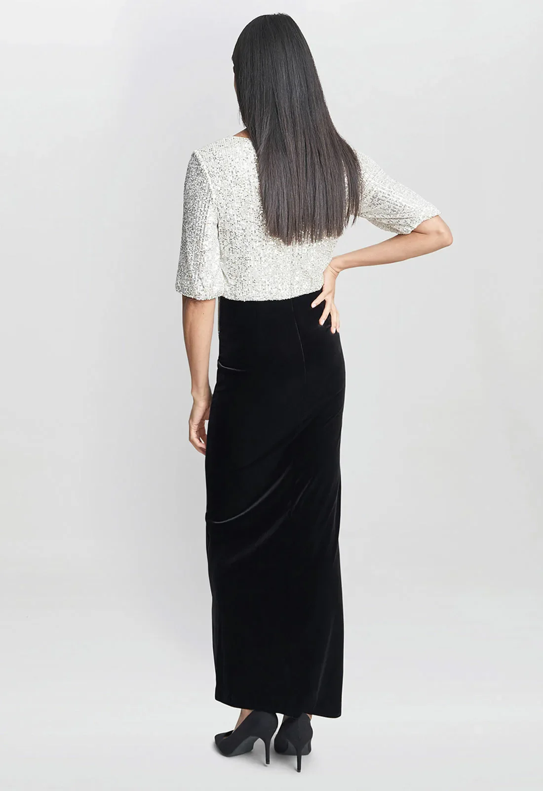 Gina Bacconi Monochrome Matilyn Velvet Maxi Dress - Image 5
