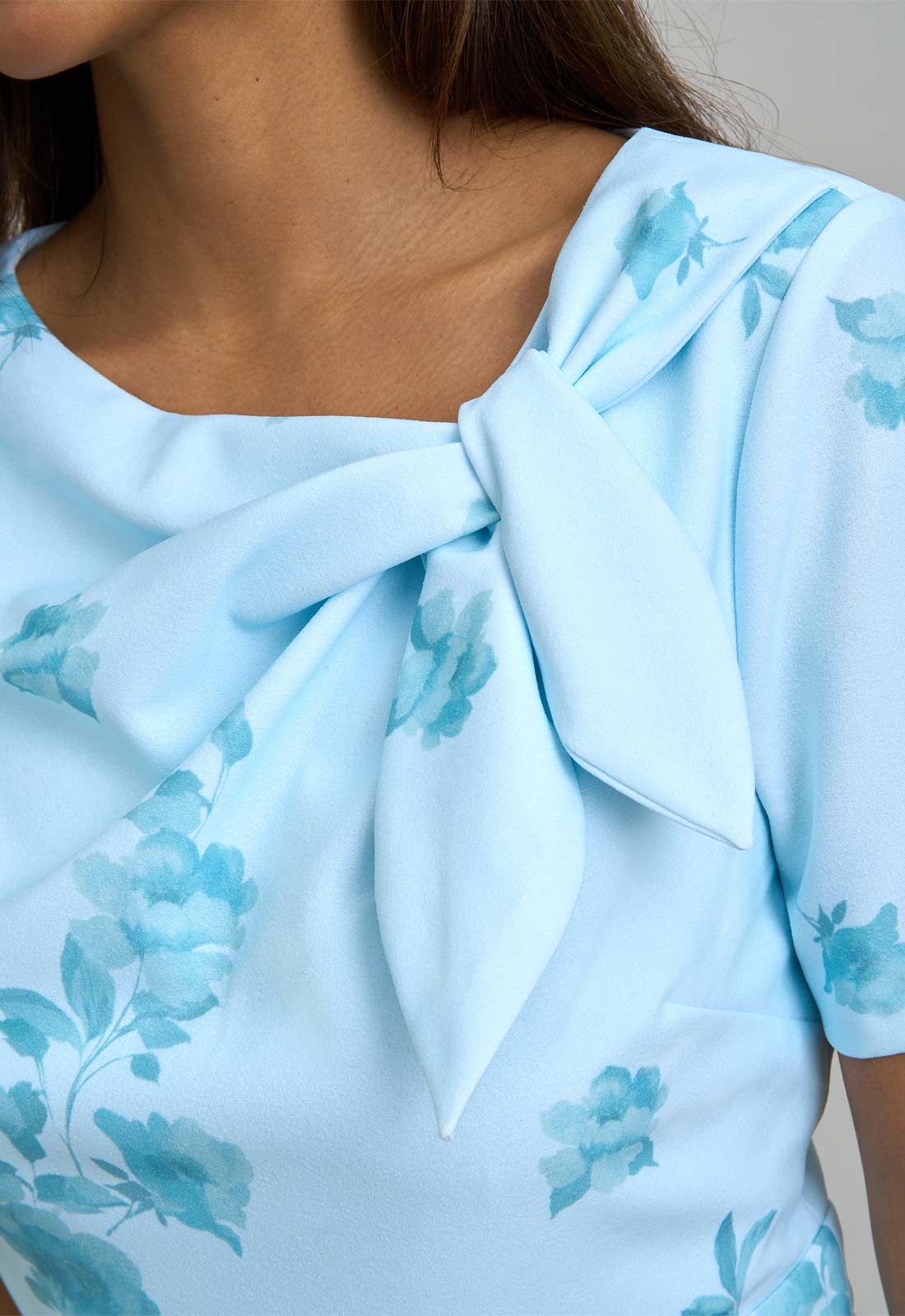 Gina Bacconi PERRI Nisha Tie Neck Border Print Dress - Image 6