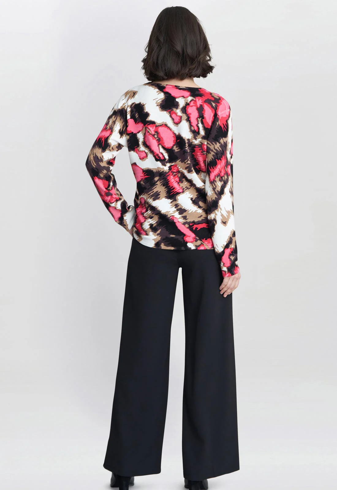 Gina Bacconi Pink Mazie Abstract Pink Leopard Diamante Jumper - Image 3