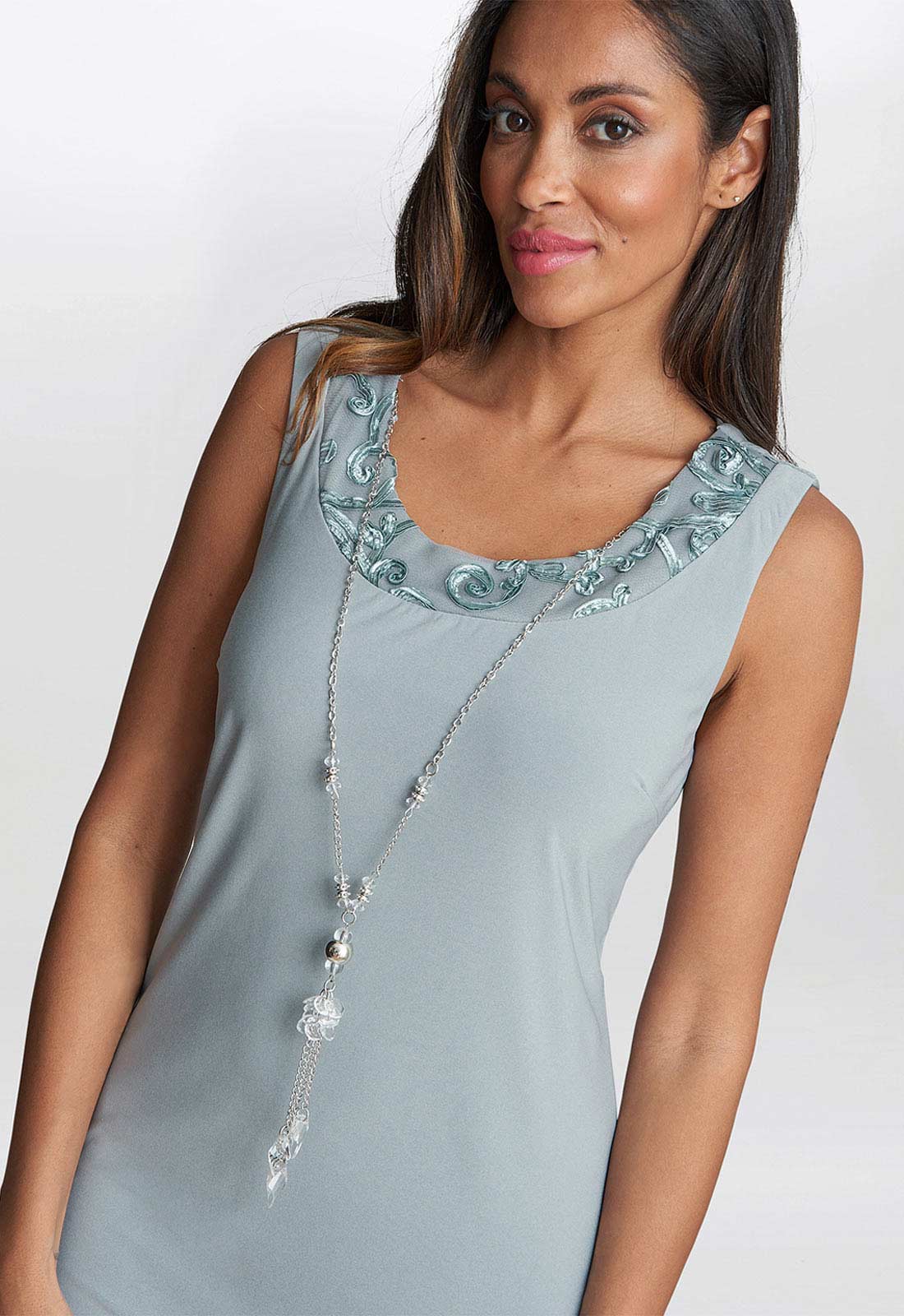 Gina Bacconi Sage Beverley Dress and Jacket with Necklace - Image 3