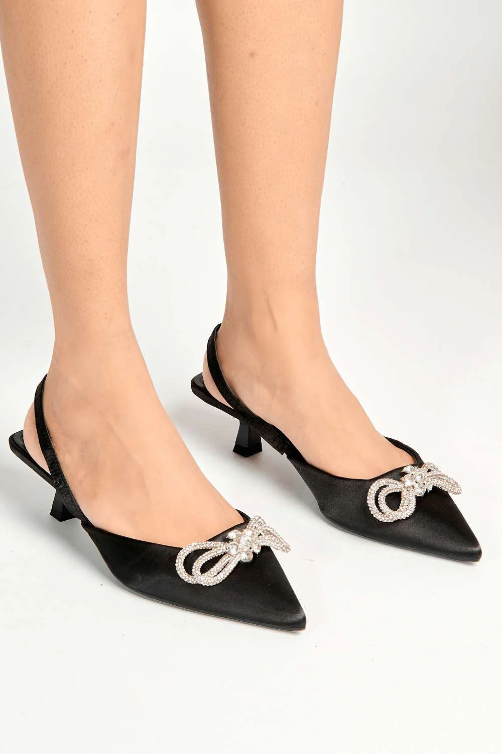 Nia Diamante Bow Detail Kitten Heel Court Shoes in Black - Image 3